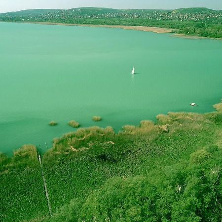 Apartament Fuzliget Surf Garden Balatonfůzfő Zewnętrze zdjęcie